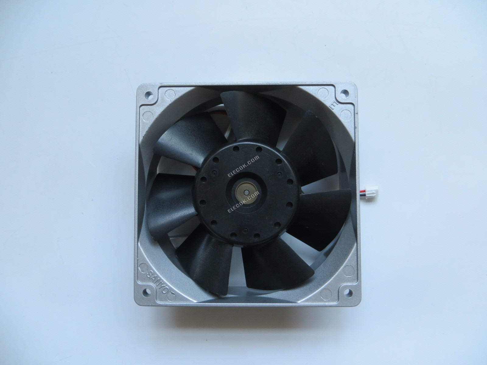 San Ace 109E1224A105 24V 0,37A 2 vezeték Hűtőventilátor 