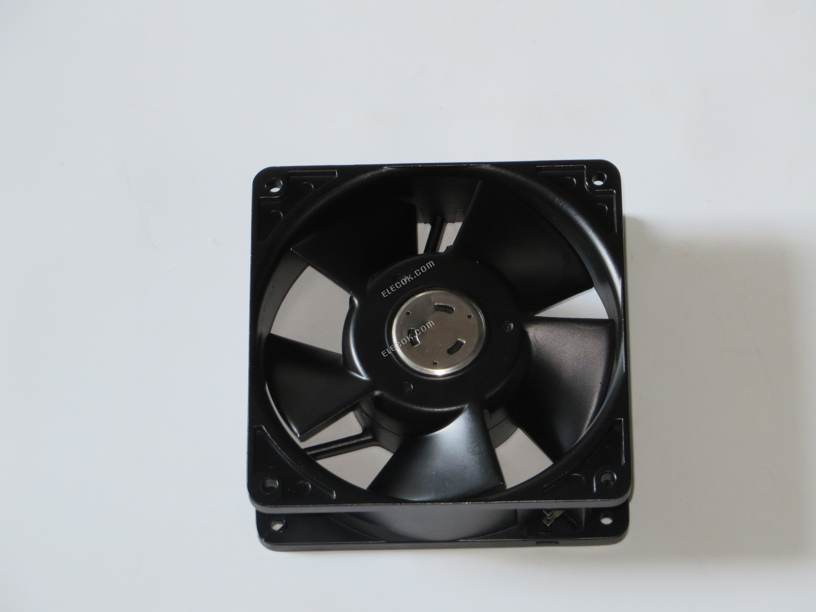 STYL VENTILáTOR TP12D20 200V 16/15W Chladicí Ventilátor se zásuvkovým připojením, Repasovaný 