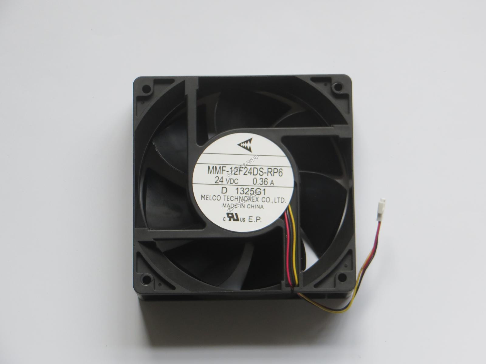 MMF-12F24DS-RP6 MITSUBISHI Ventilátor 24V 0,36A 3 vezeték 