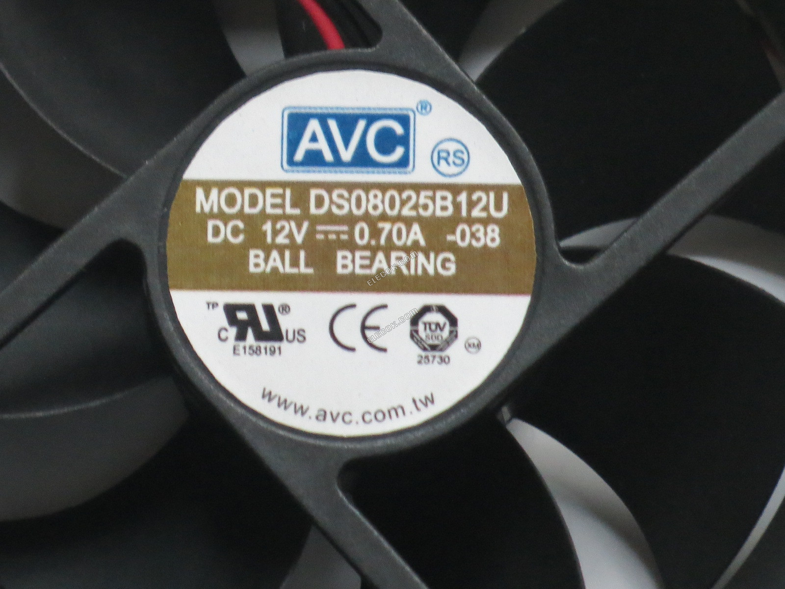 AVC DS08025B12U 12V 0.70A 2 vezeték Ventilátor 