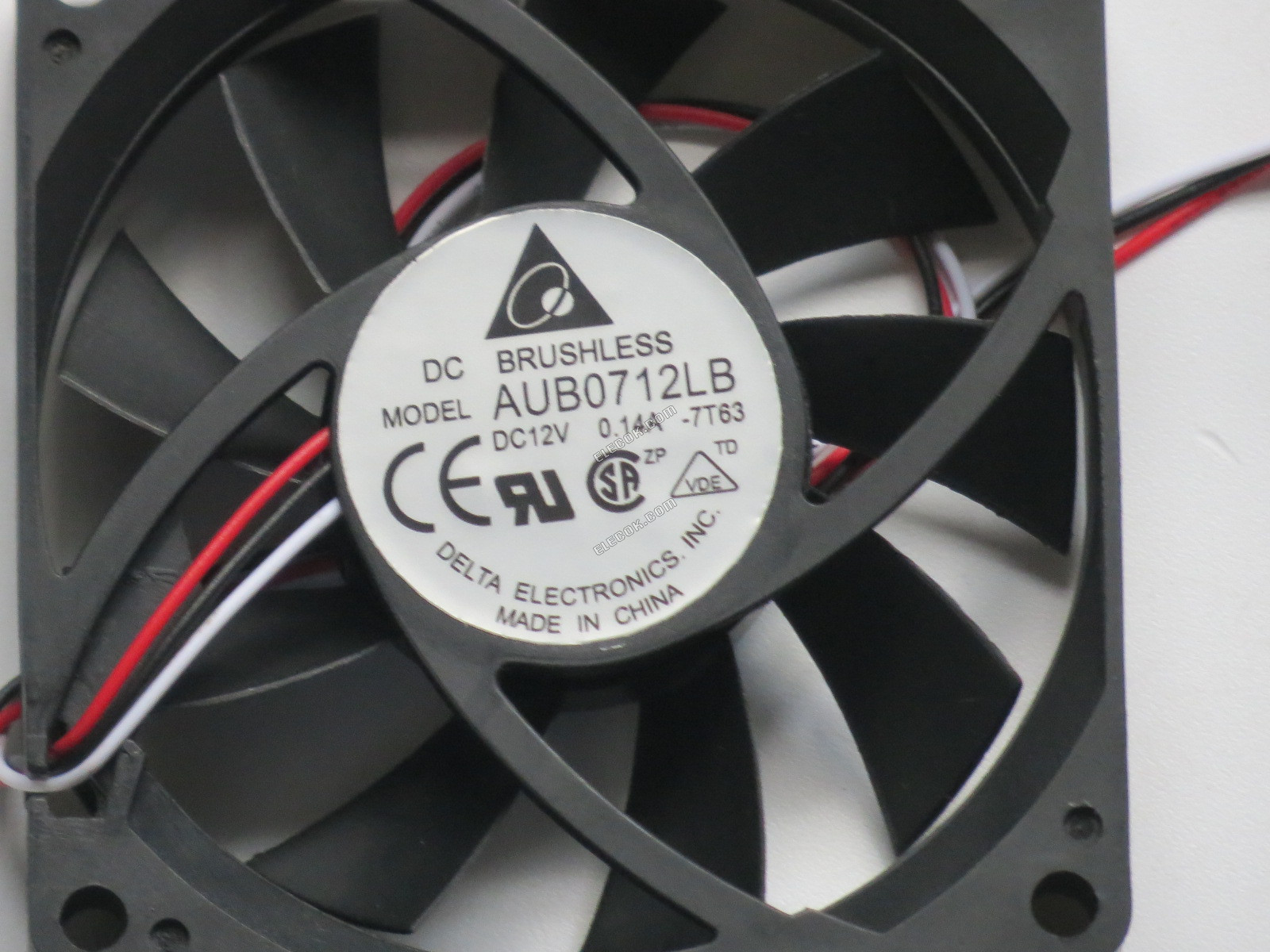 Delta Electronics AUB0712LB 7T63, sq70x70x15mm, 3 vodiče, 12V 0,14A 