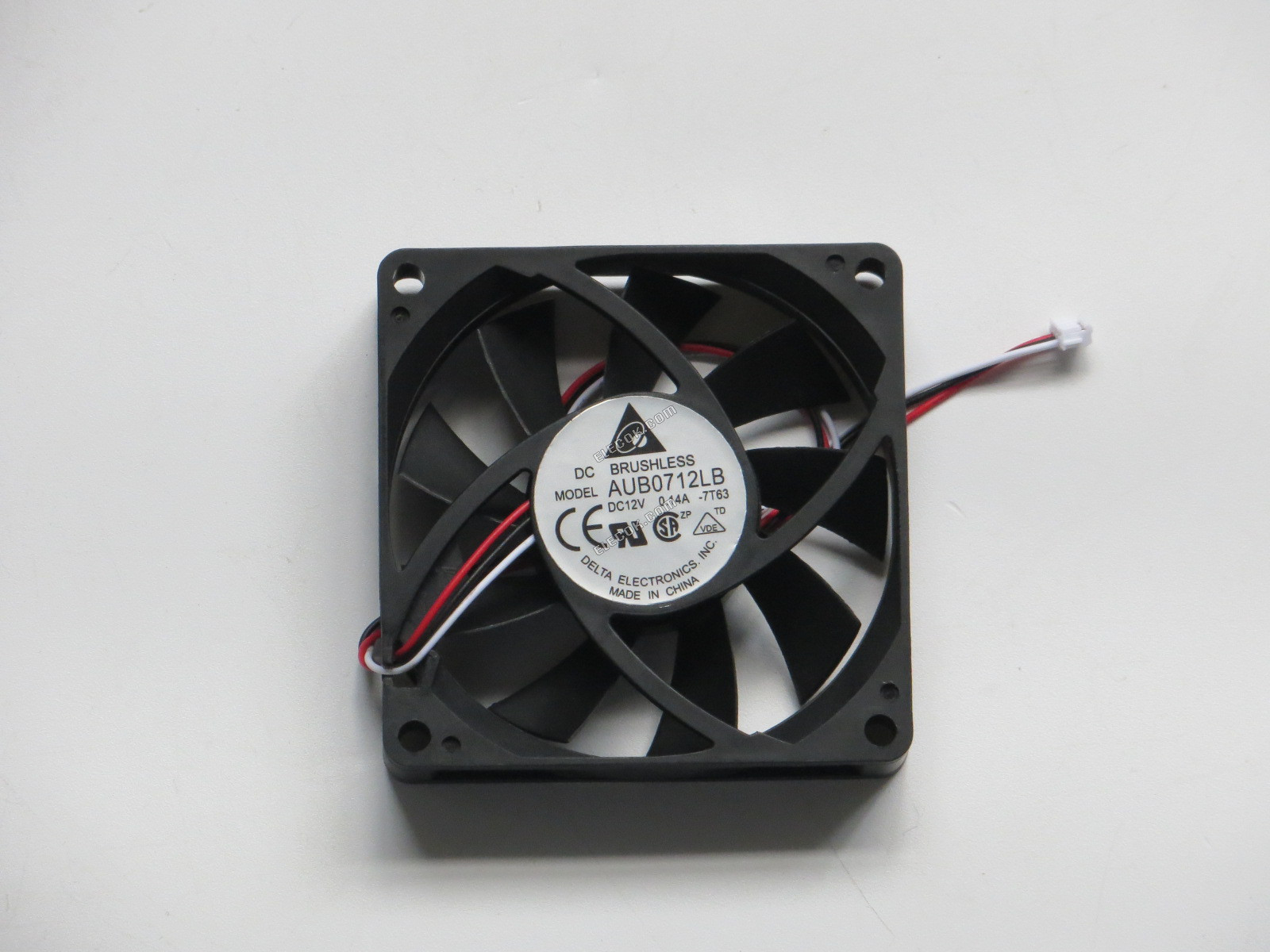 Delta Electronics AUB0712LB 7T63, sq70x70x15mm, 3 vodiče, 12V 0,14A 