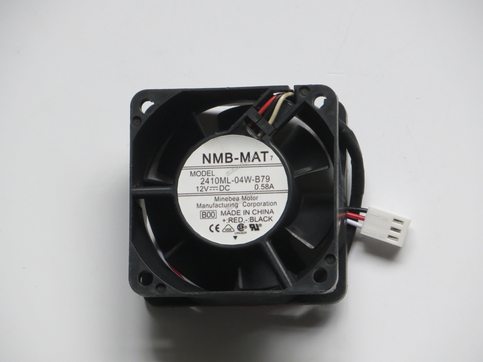 NMB 2410ML-04W-B79-B00 12V 0,58A 3 vodiče Chladicí Ventilátor 