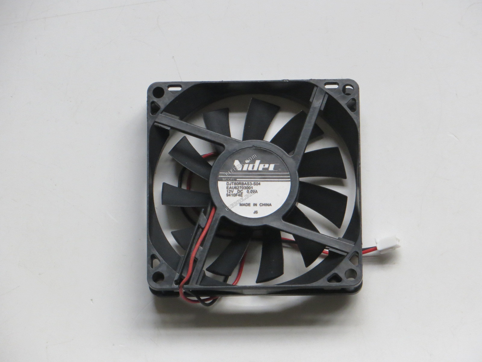 Nidec DJT80RBAS3-S04 12V 0,09A 2 vezeték Hűtőventilátor 