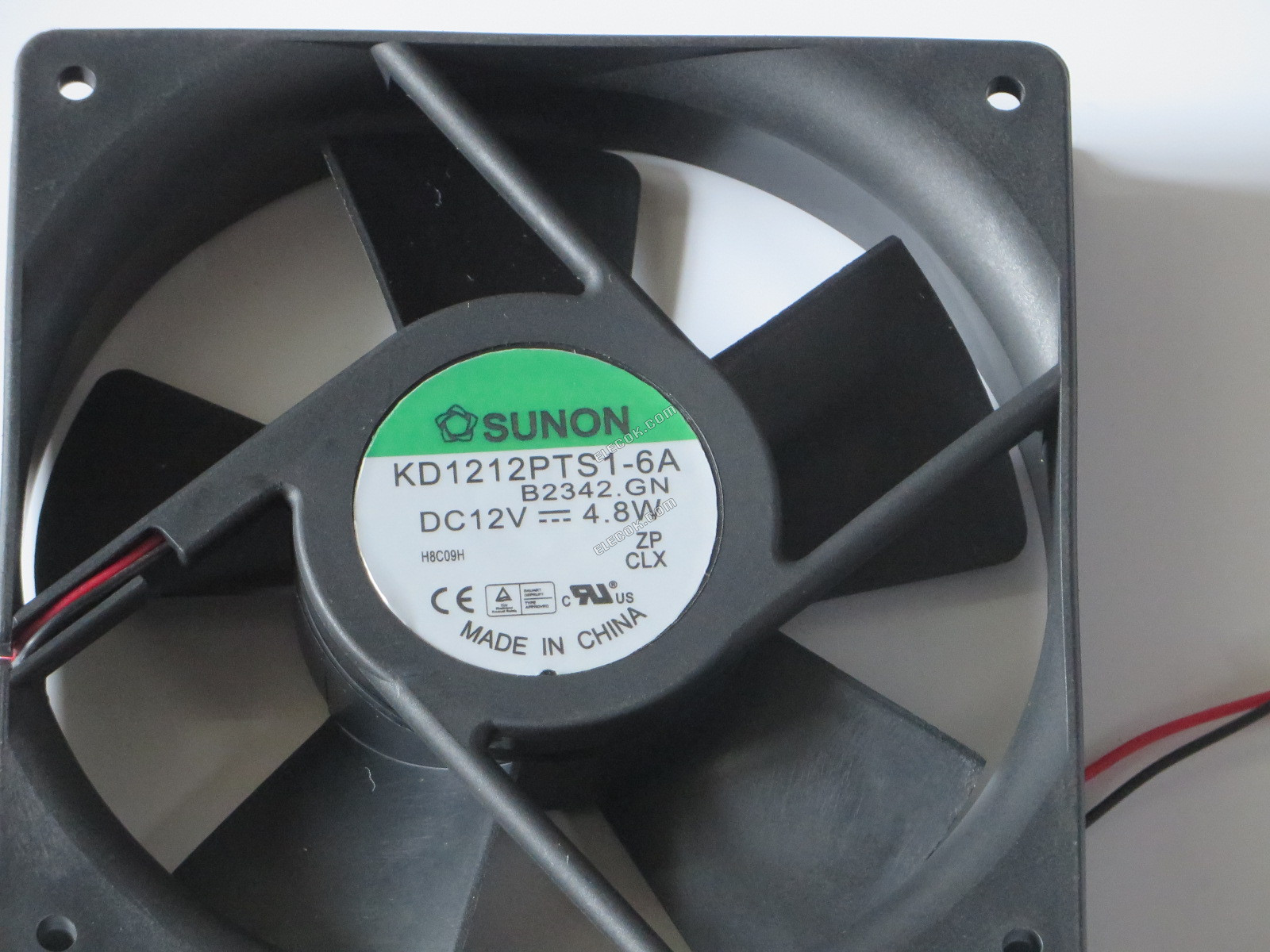 SUNON KD1212PTS1-6A 12V 4,8W 2 vodiče chladicí ventilátor 