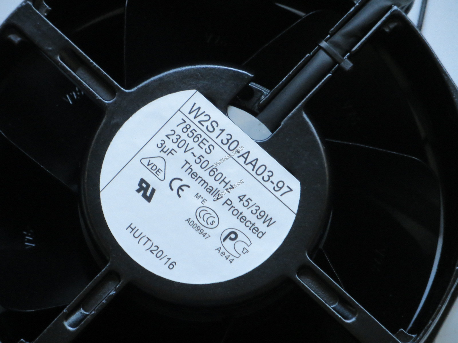 EBM-Papst W2S130-AA03-97 230V 45/39W 2 vodiče Chladicí Ventilátor, repasovaný 