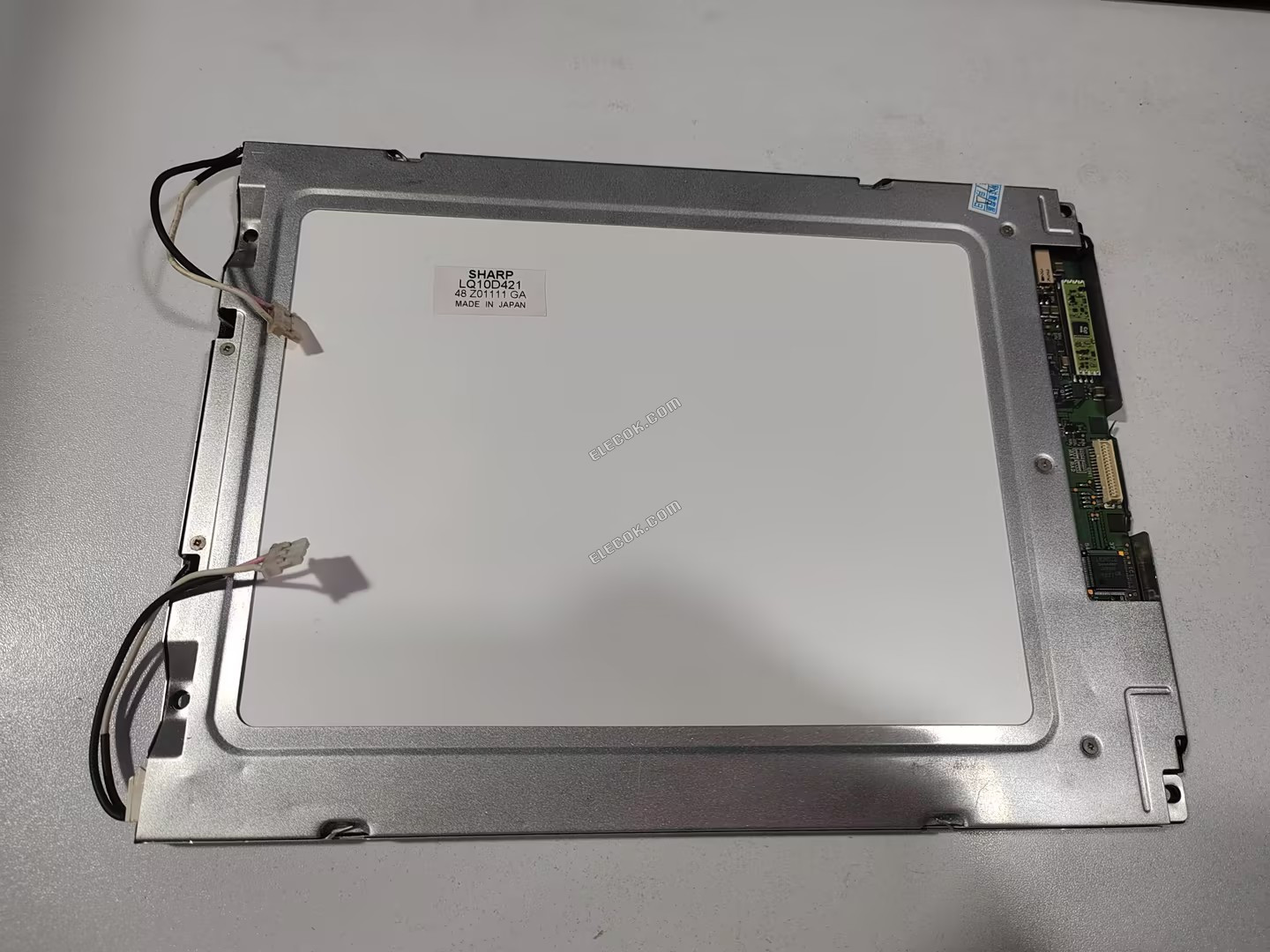 LQ10D421 SHARP 10,4" A-Si TFT-LCD Panel použitý 