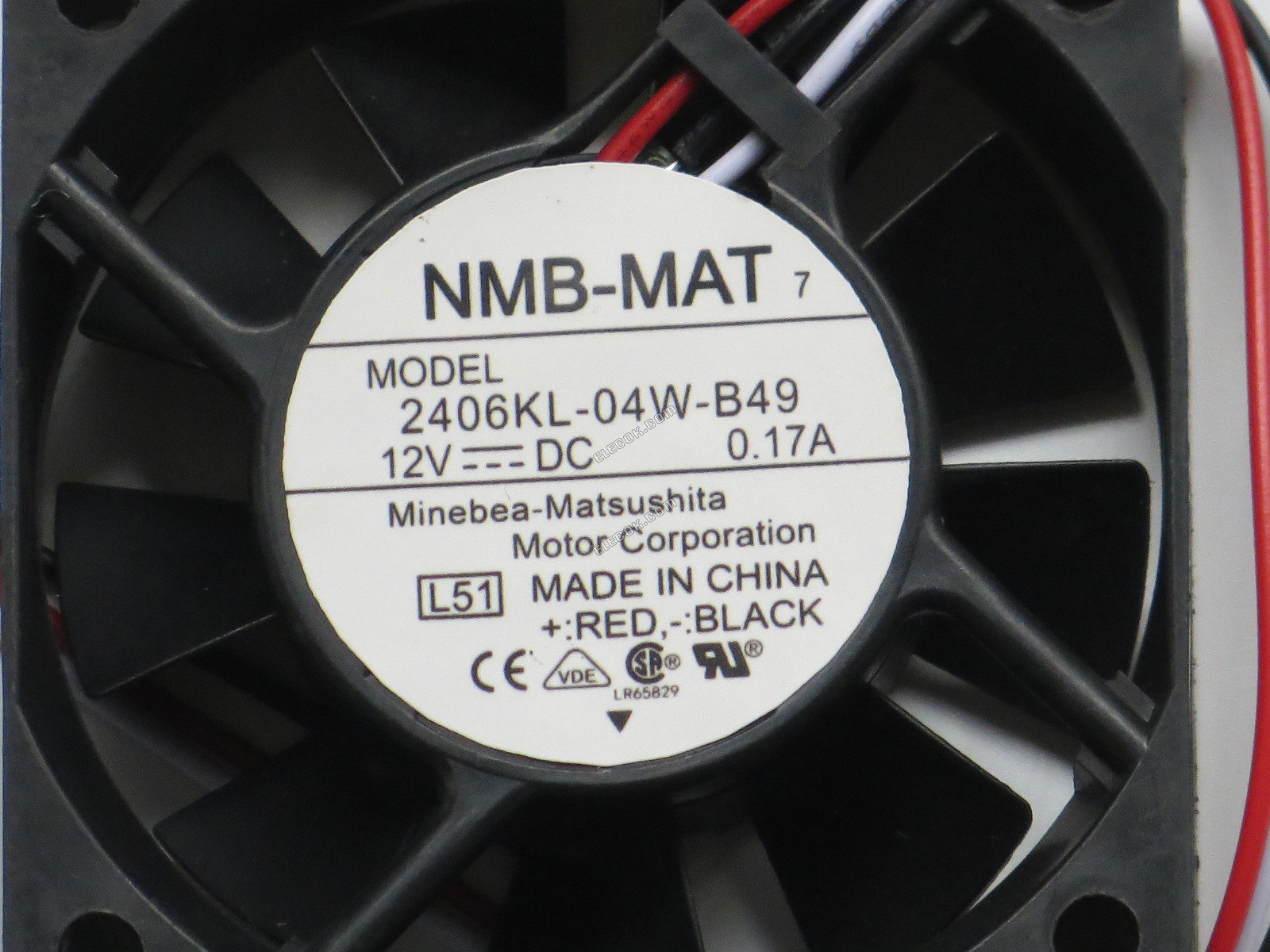 NMB 2406KL-04W-B49 12V 0,17A 3 vezeték Hűtőventilátor 