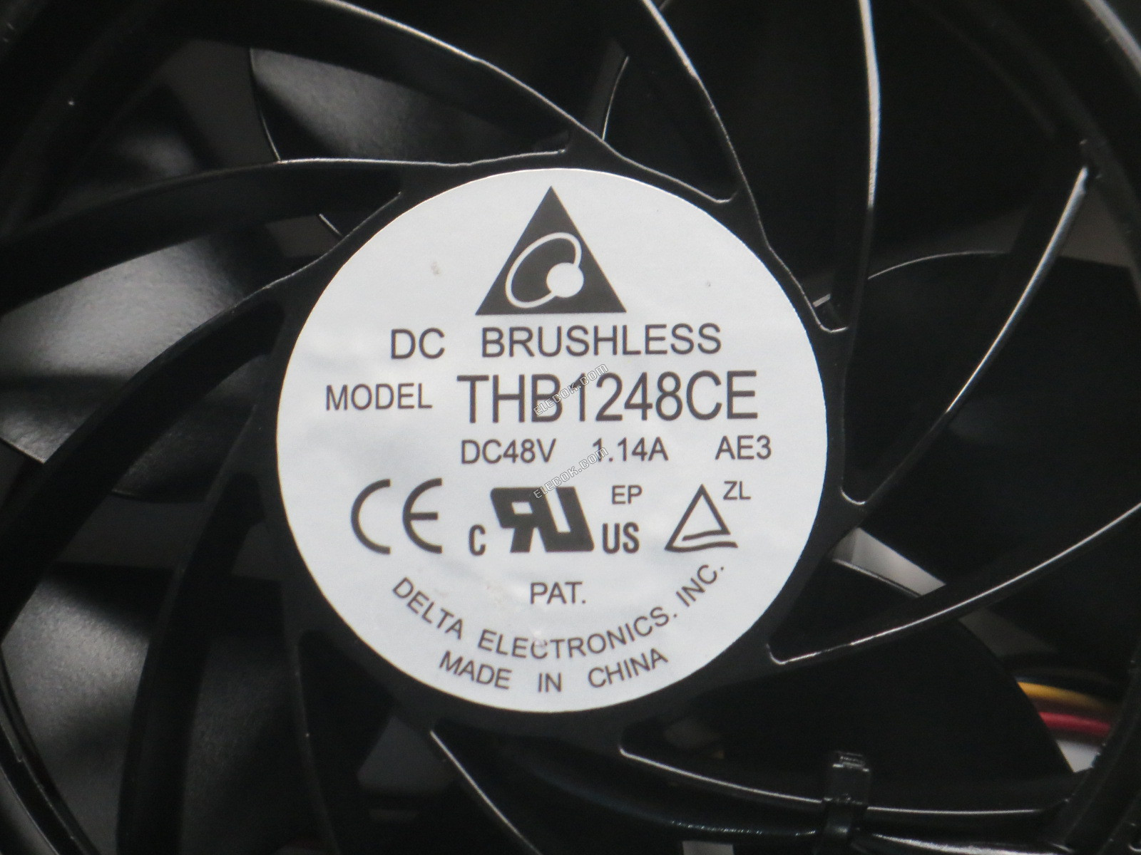 DELTA THB1248CE-AE3 48V 1,14A 4 vodiče Chladicí Ventilátor 