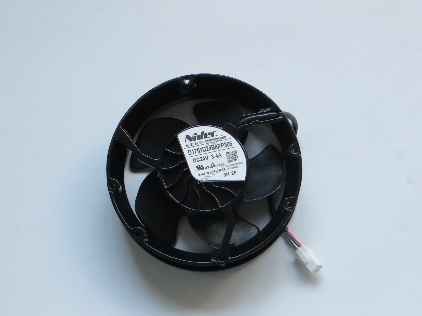 NIDEC D1751U24B8PP366 DC24V 3,4A 4 vodiče Ventilátor, nový 
