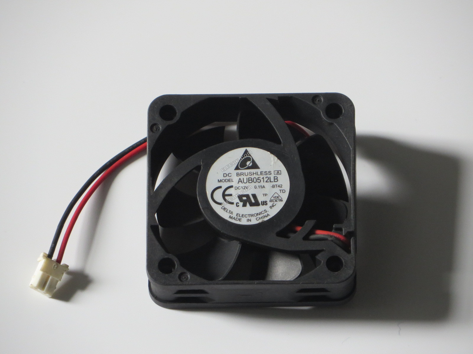 DELTA AUB0512LB 0,11A 12V 2 vodiče Chladicí Ventilátor 