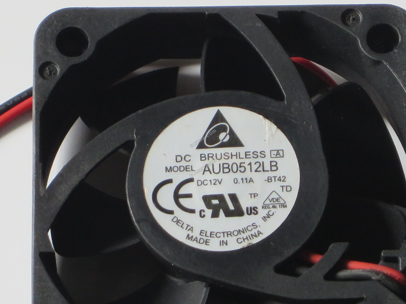 DELTA AUB0512LB 0,11A 12V 2 vodiče Chladicí Ventilátor 