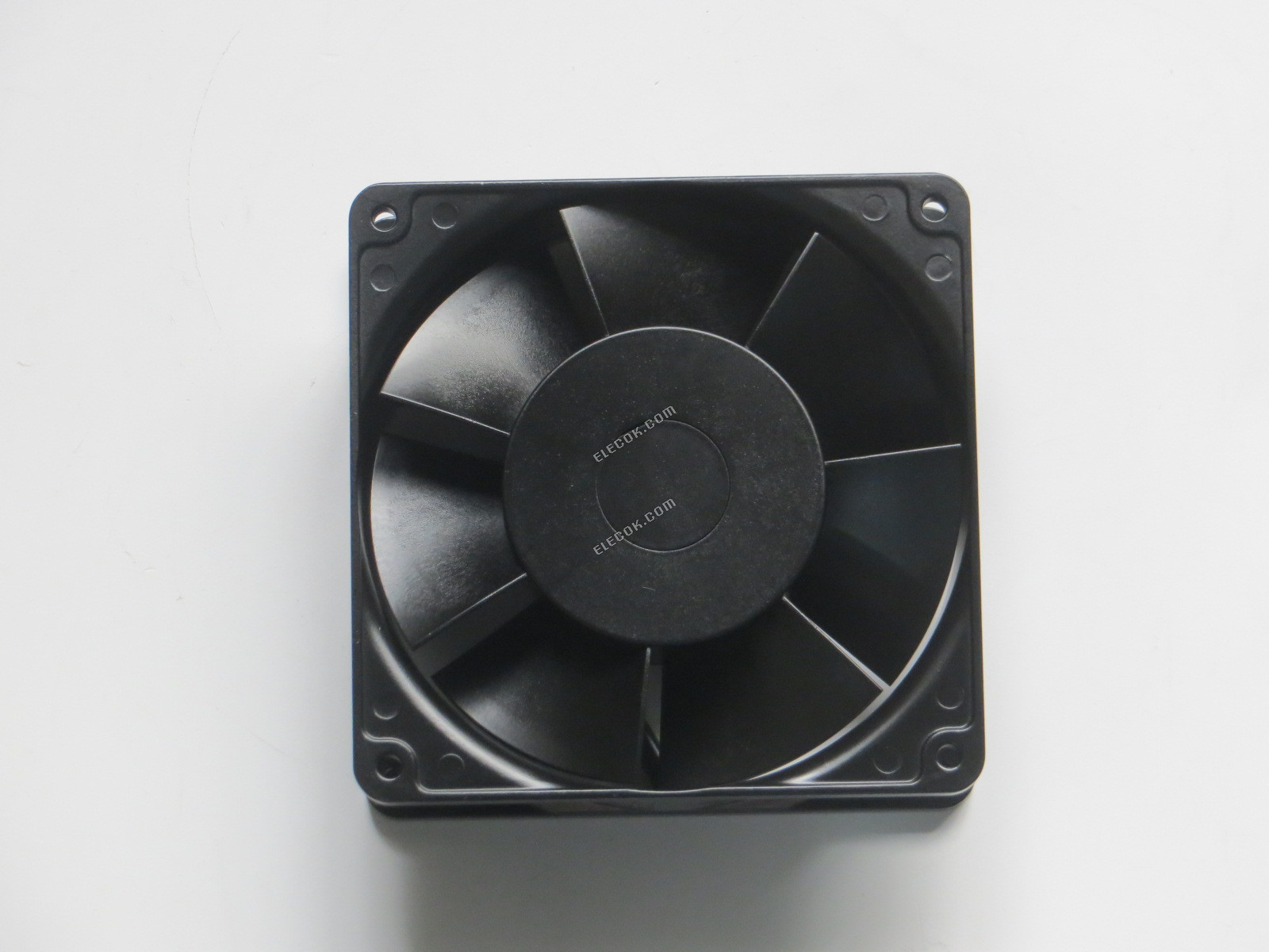 NMB 4715FS-23T-B5A-DN3 230V 0,16/0,12A 17/15W Ventilátor aljzatos csatlakozással 