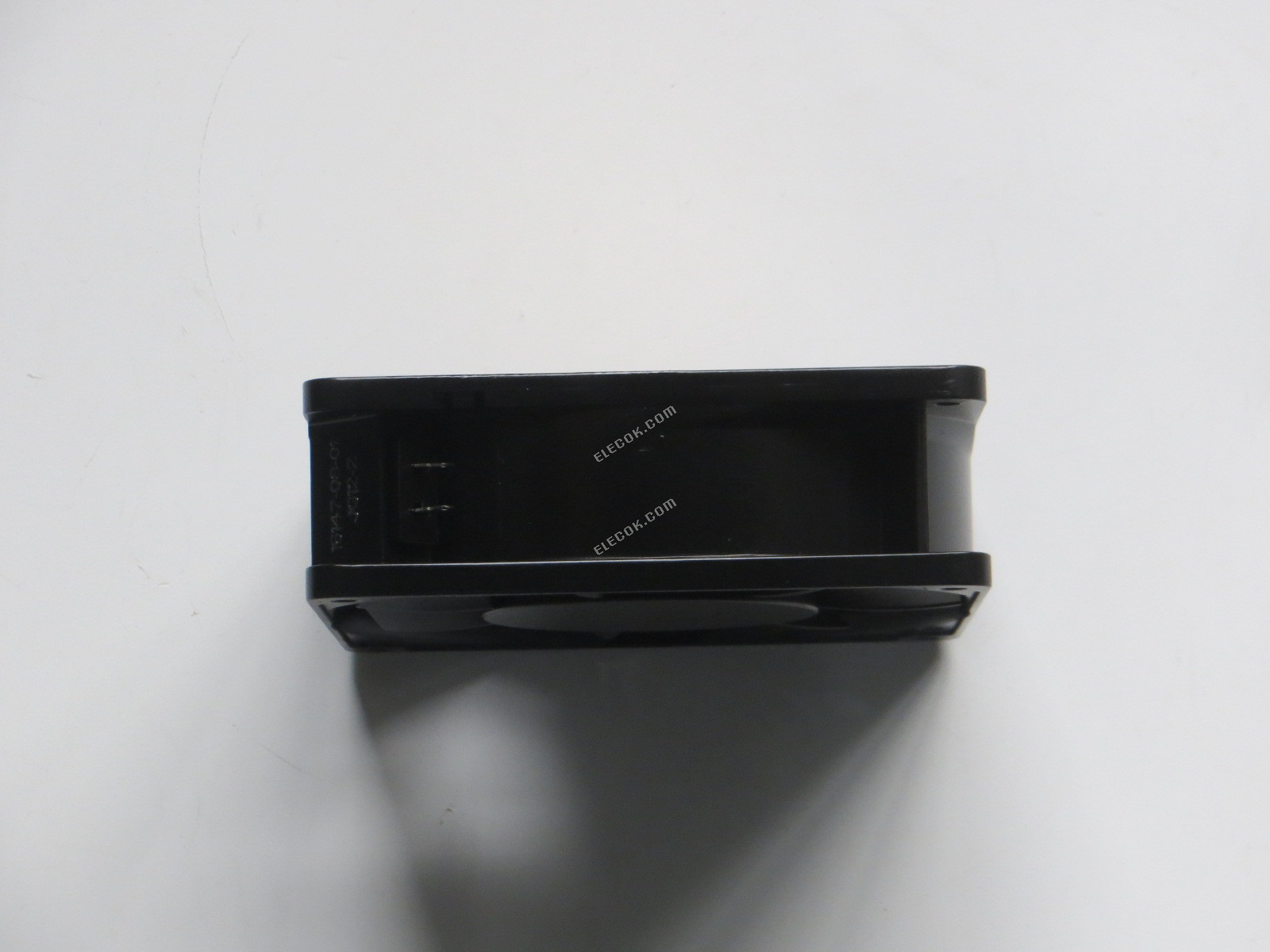 NMB 4715FS-23T-B5A-DN3 230V 0,16/0,12A 17/15W Ventilátor aljzatos csatlakozással 