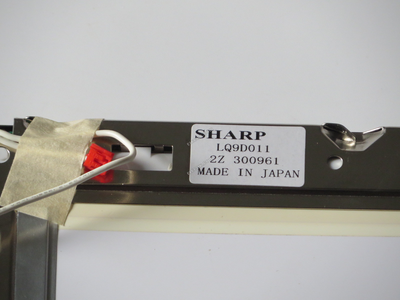 LQ9D011 SHARP 8,4" A-Si TFT-LCD Panel s jeden stable napětí 