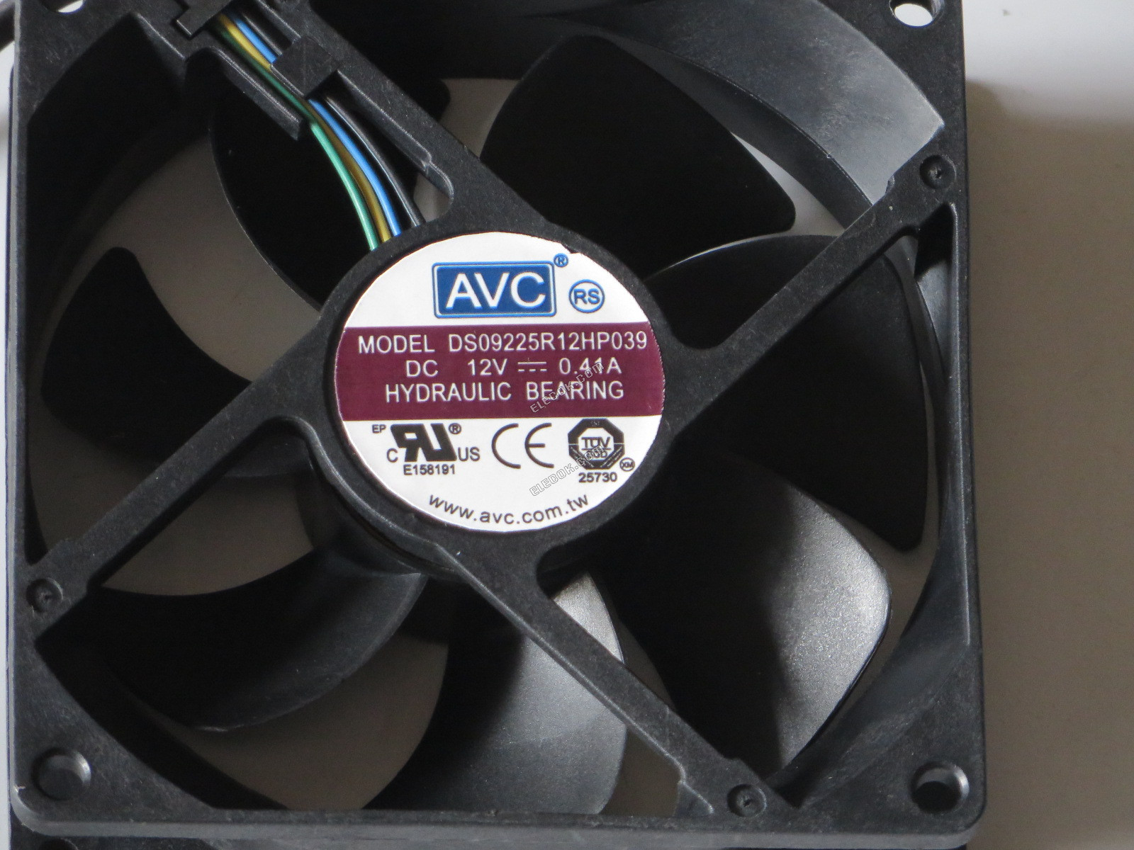 AVC DS09225R12HP039 12V 0,41A 4 vezeték Hűtőventilátor 