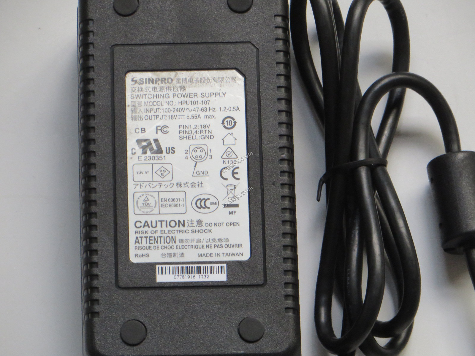SINPRO 18V 5,55A 100W HPU101-107 -val/-vel 4 Pólusú Csatlakozó használt 