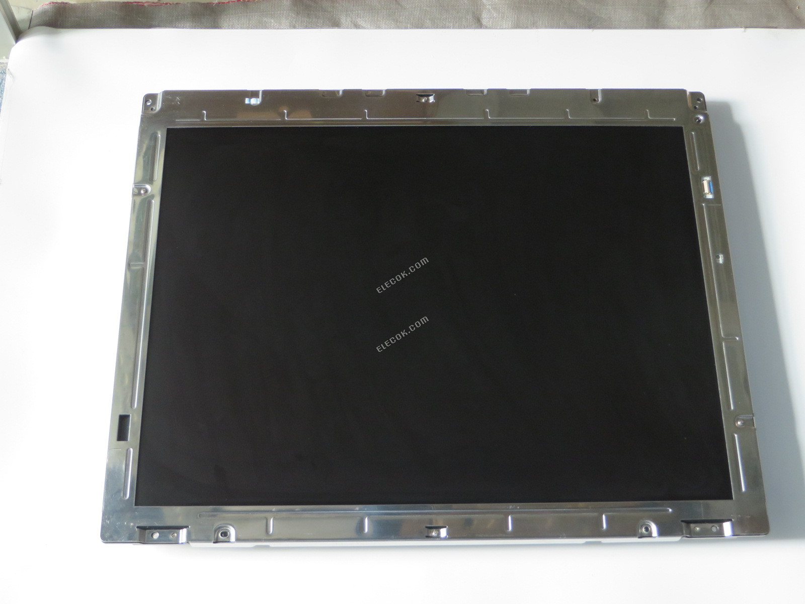 LQ231U1LW01 SHARP 23,1" a-Si TFT-LCD Panel 