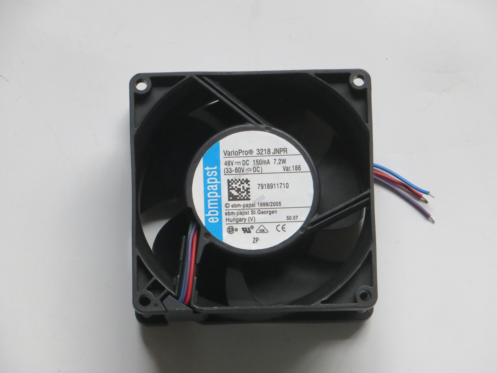 ebm-papst 3218JNPR Server - čtvercový Ventilátor sq90x90x38mm, 3 vodiče, 48V 7,2W, repasovaný bare vodič 