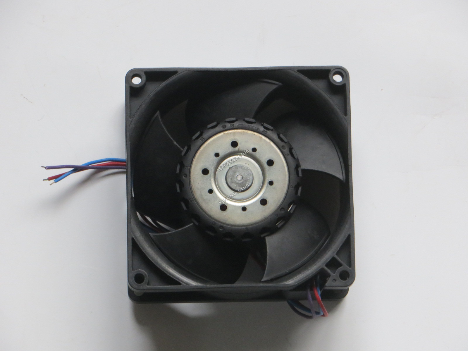 ebm-papst 3218JNPR Server - čtvercový Ventilátor sq90x90x38mm, 3 vodiče, 48V 7,2W, repasovaný bare vodič 