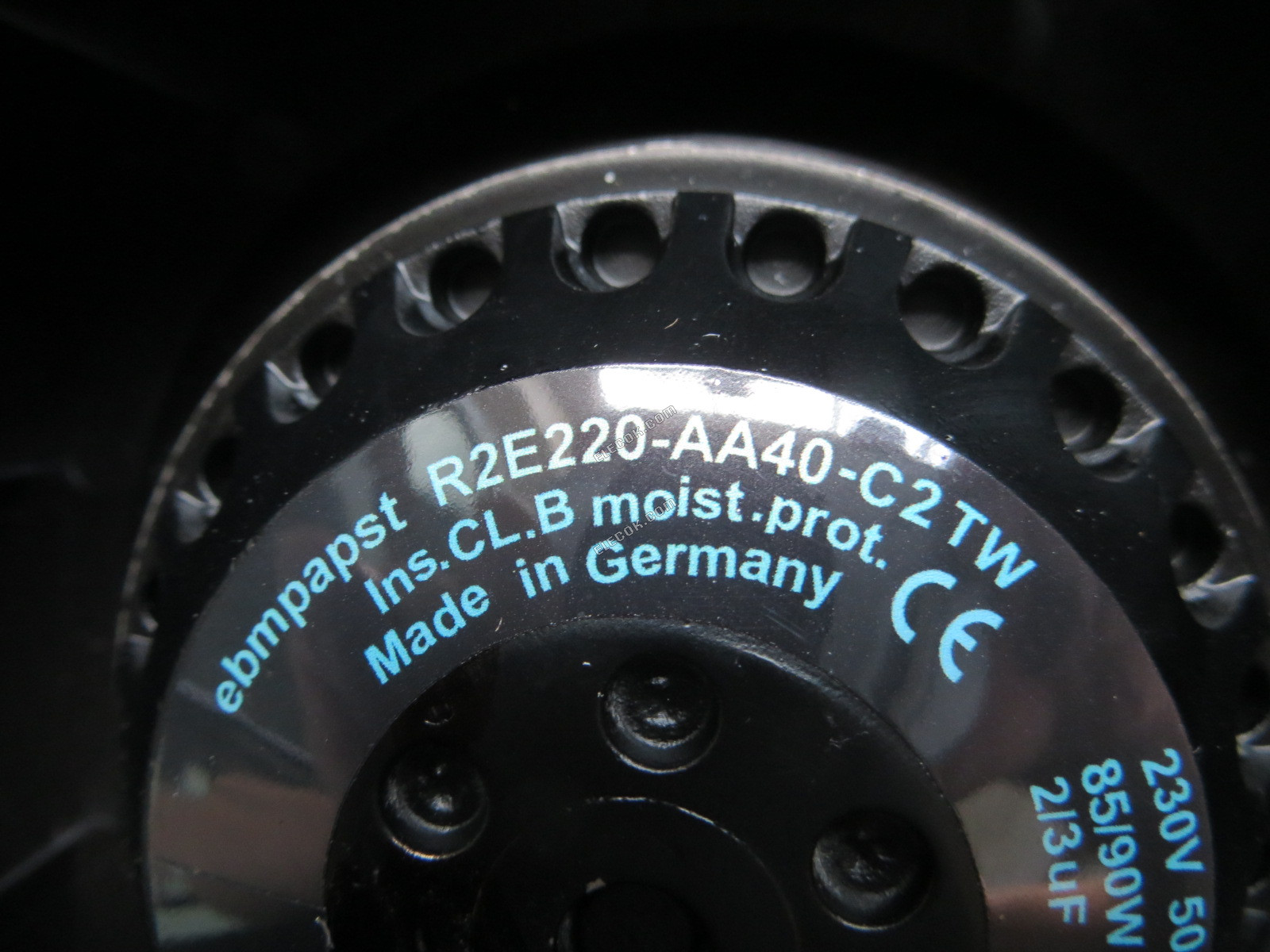 ebmpapst R2E220-AA40-C2 TW 230V 50/60HZ 0,38/0.40A 85/90W 4 vezeték Hűtőventilátor, felújított 