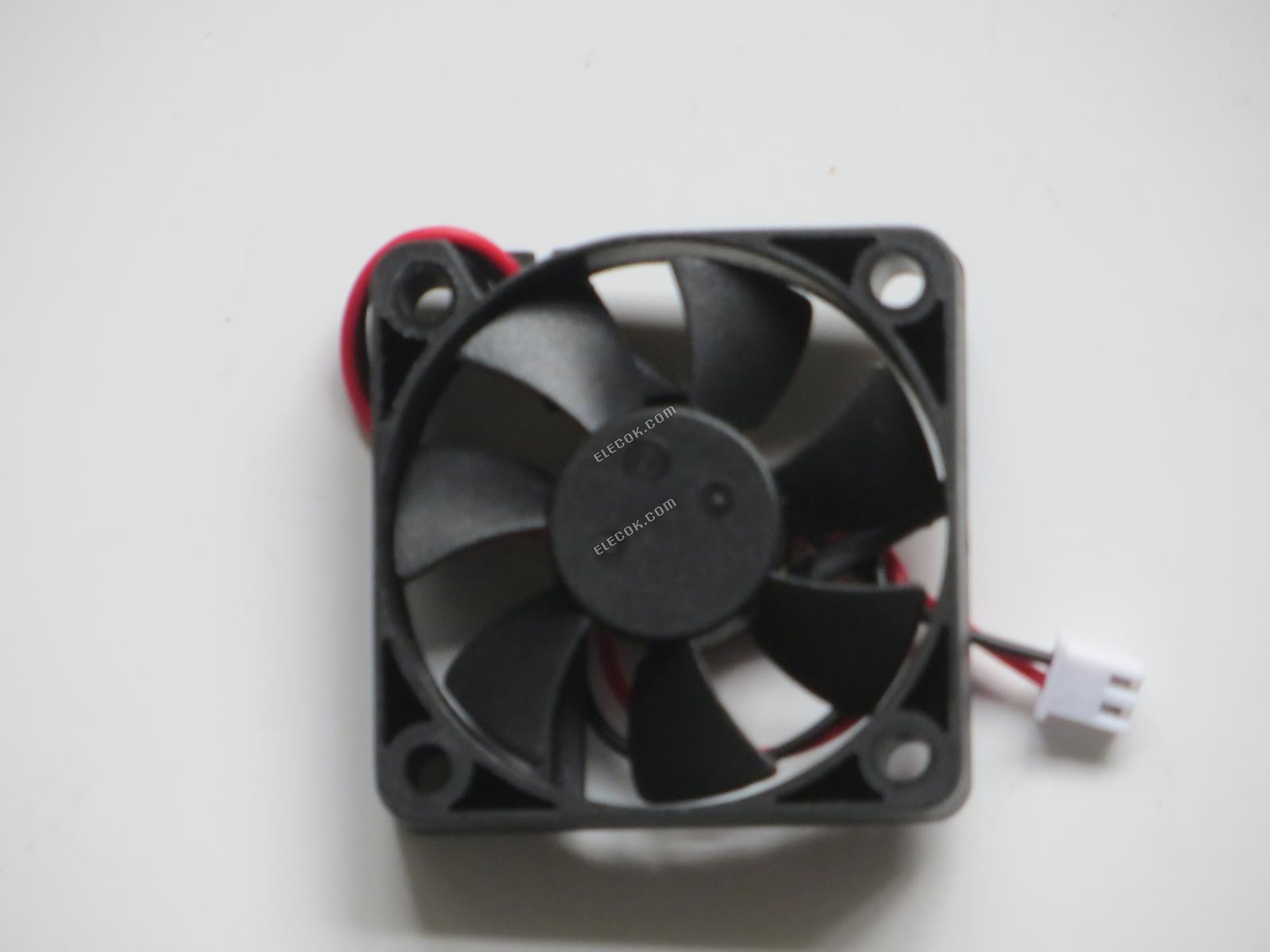 ADDA AD0512HX-G70 12V DC 0,15A 2 vezeték Hűtőventilátor 