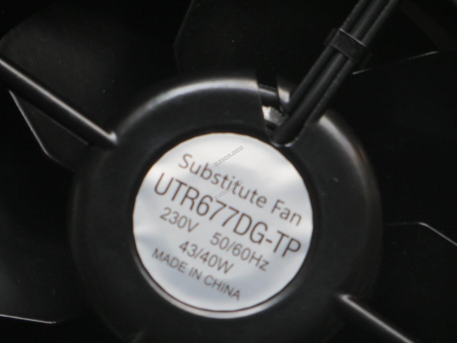 Royal Ventilátor UTR677DG-TP 230V 43/40W Hűtőventilátor aljzatos csatlakozással, helyettesítő 