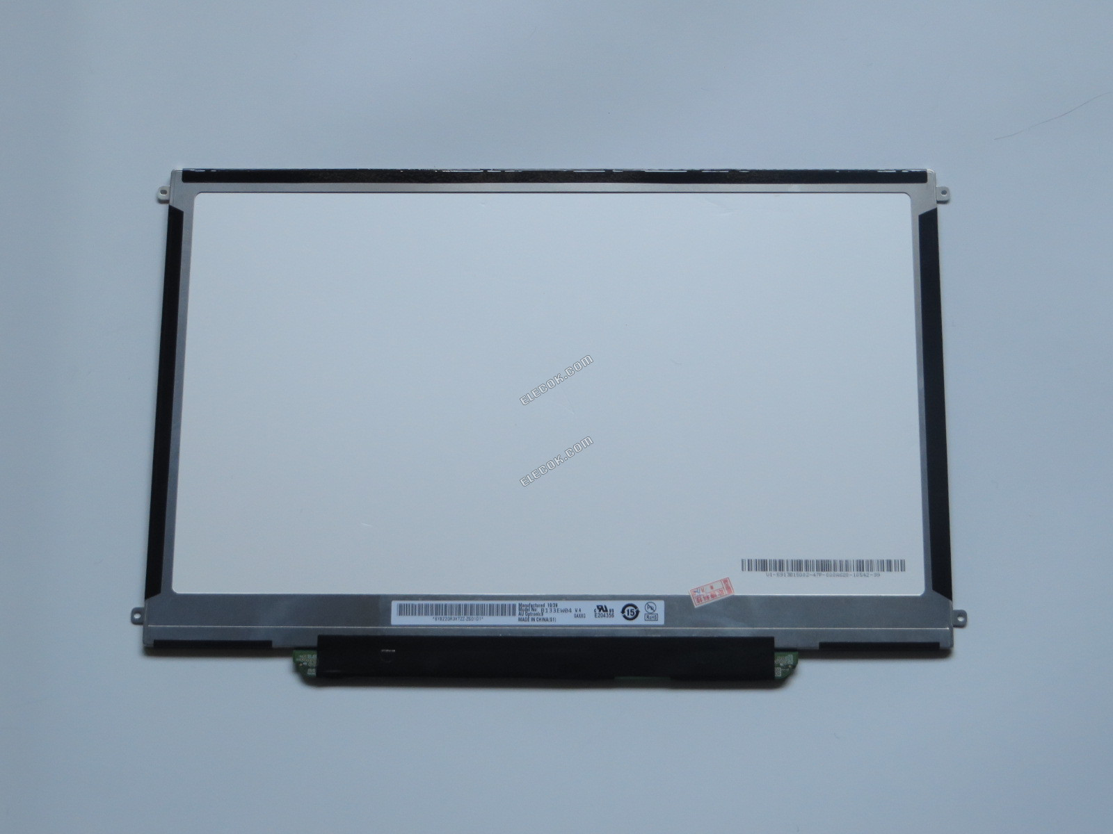 B133EW04 V4 AUO 13,3" a-Si TFT-LCD Panel 