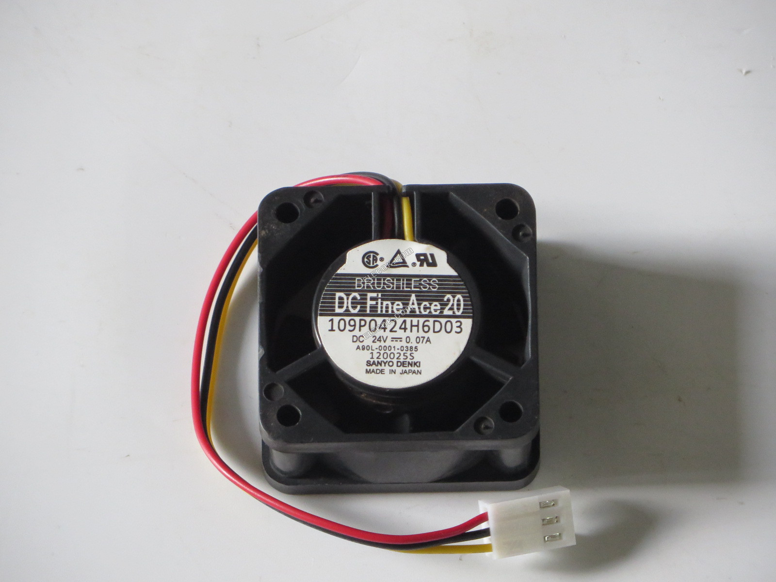 Sanyo 109P0424H6D03 24V 0,07A 3 vodiče A90L-0001-0385 Chladicí Ventilátor Repasovaný 