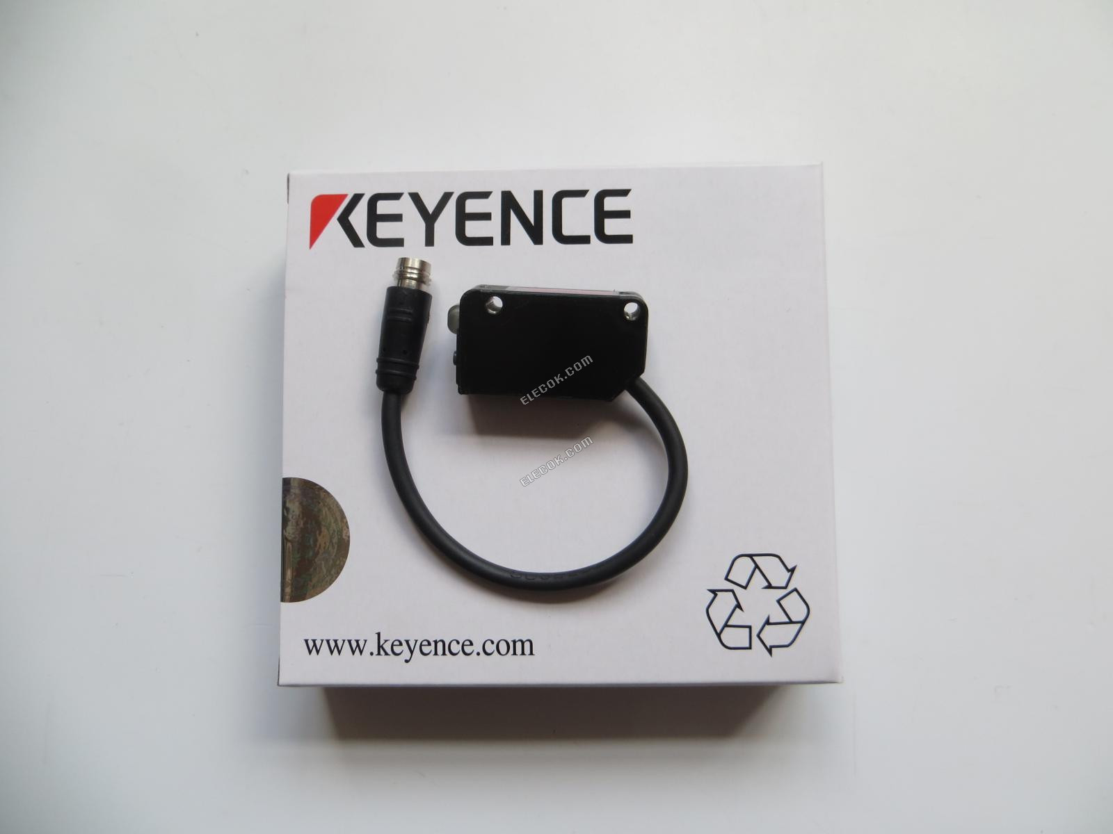 KEYENCE PZ-V32P Fotoelektrický Spínač Sensor 