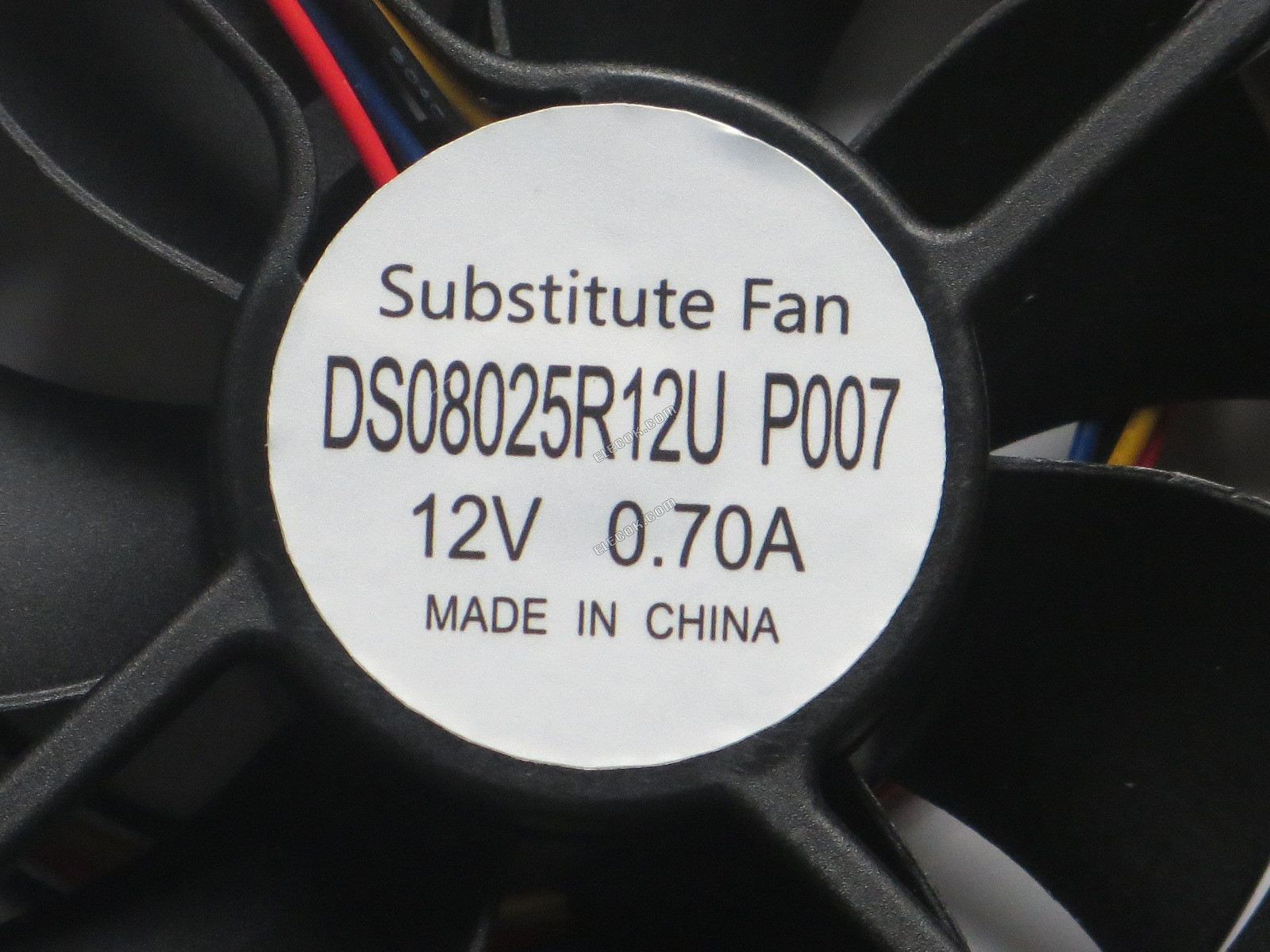 AVC DS08025R12U P007 12V 0.70A 4 vezeték hűtőventilátor, Helyettesítő 