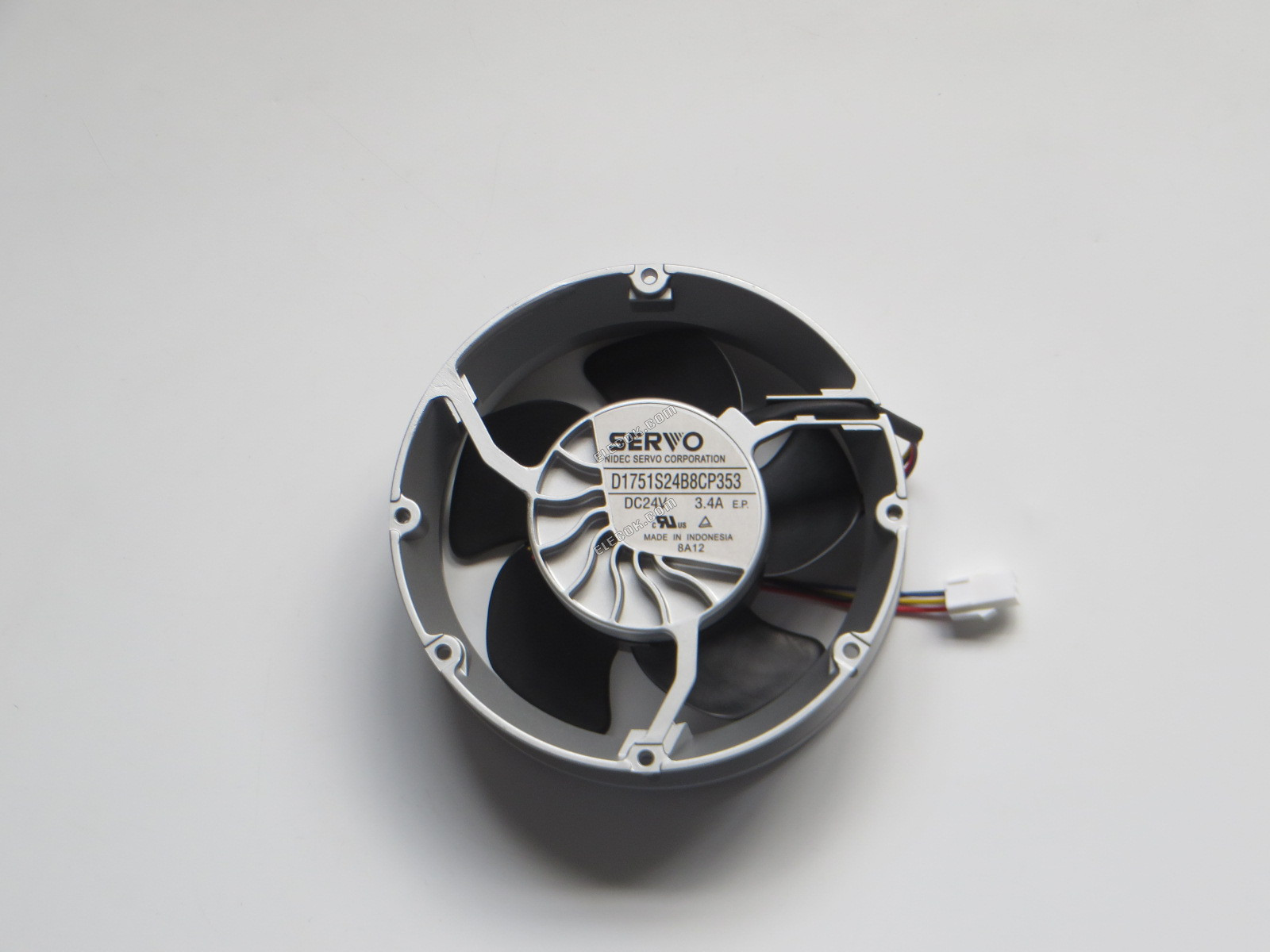 SERVO D1751S24B8CP353 24V DC 3,4A 4 vodiče Chladicí Ventilátor, originální repasovaný 
