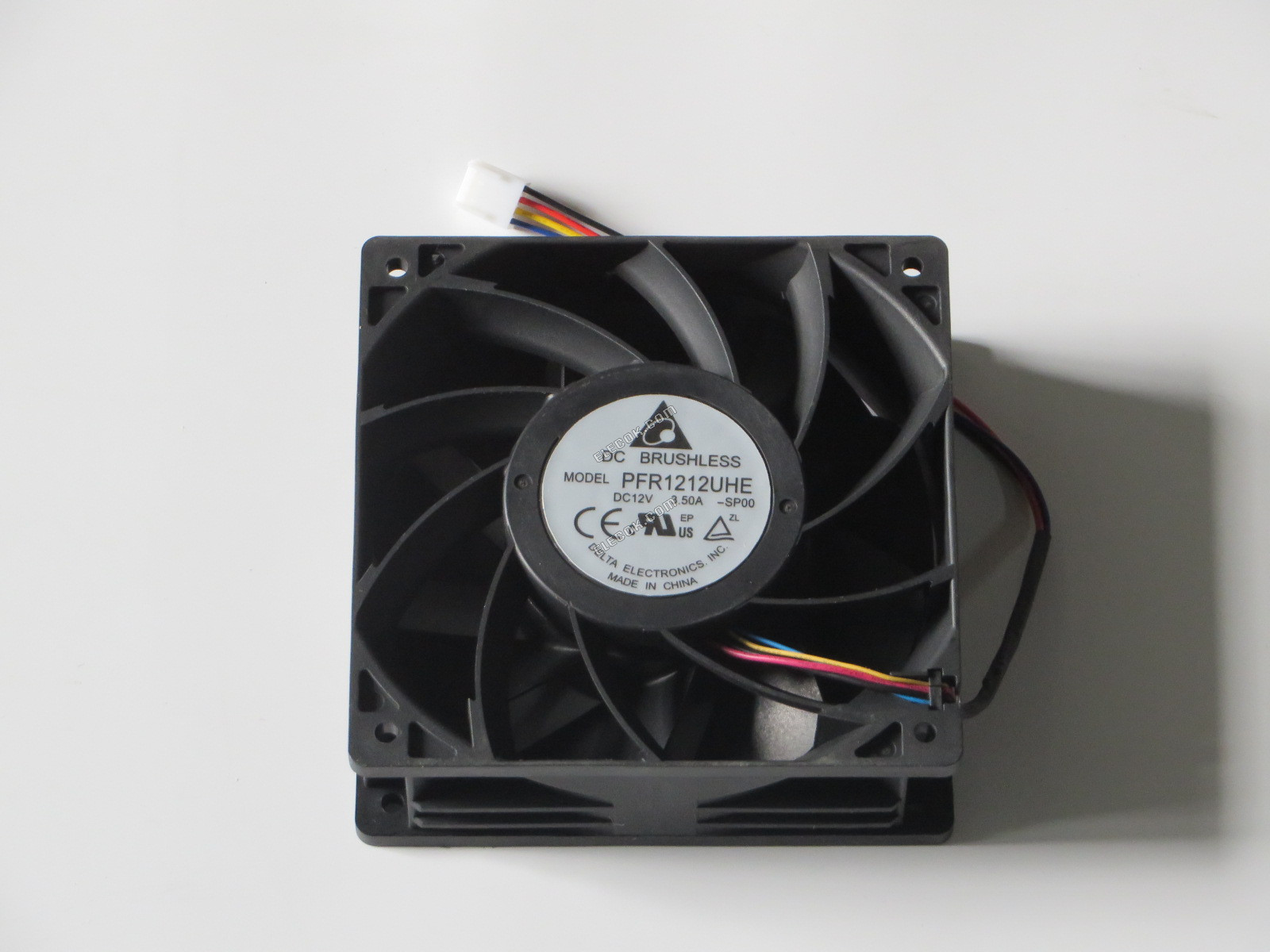 DELTA PFR1212UHE-SP00 12V 3,5A 32,4W 4 vodiče Chladicí Ventilátor 
