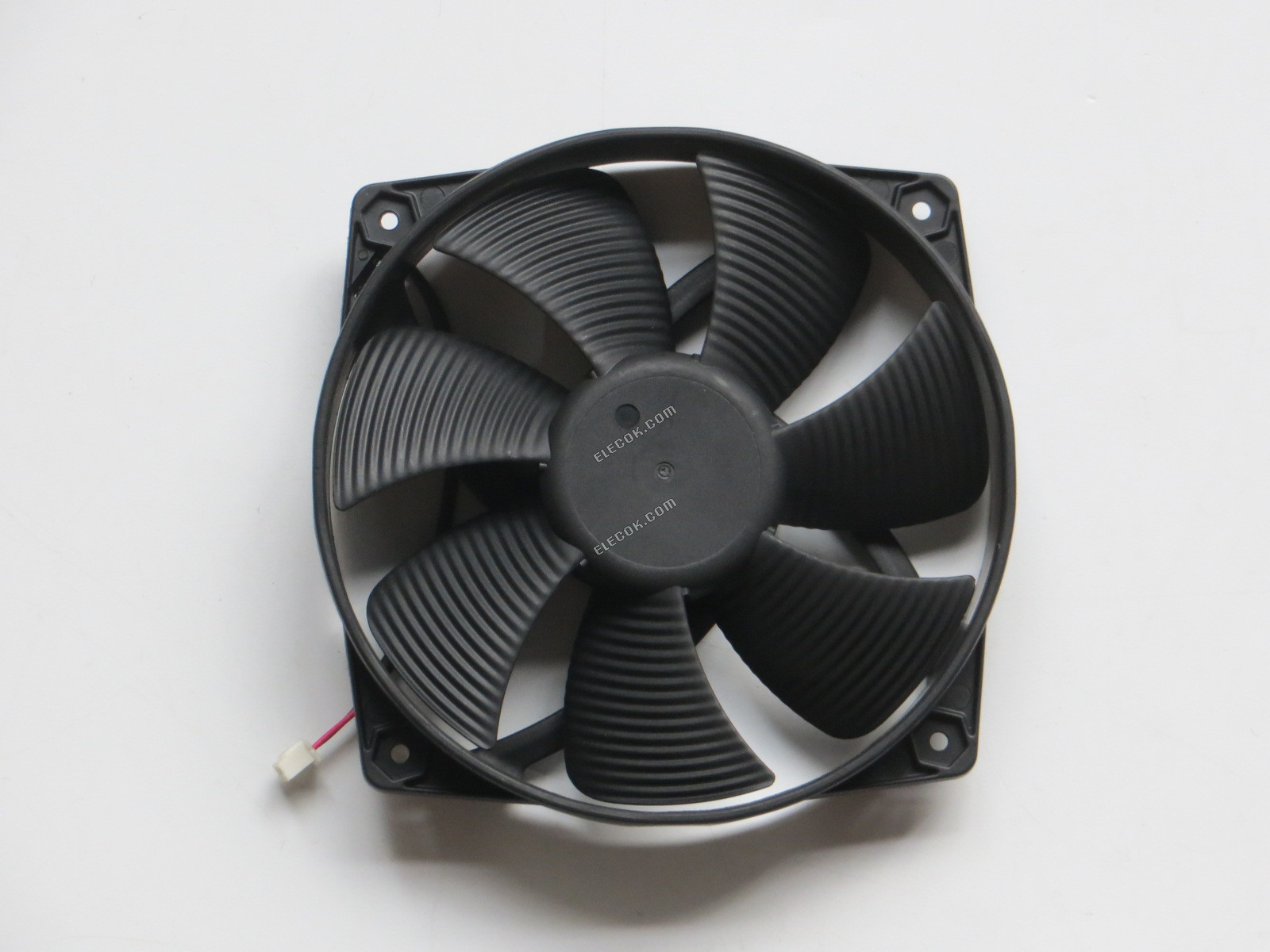 135mm Ventilátor Bequiet Ventilátor Silentwings BQT T13525-YF28 135mm 135*135*25mm DC 12V 0.50A 2800RPM Axiální 2 vodiče Chladicí Ventilátor 