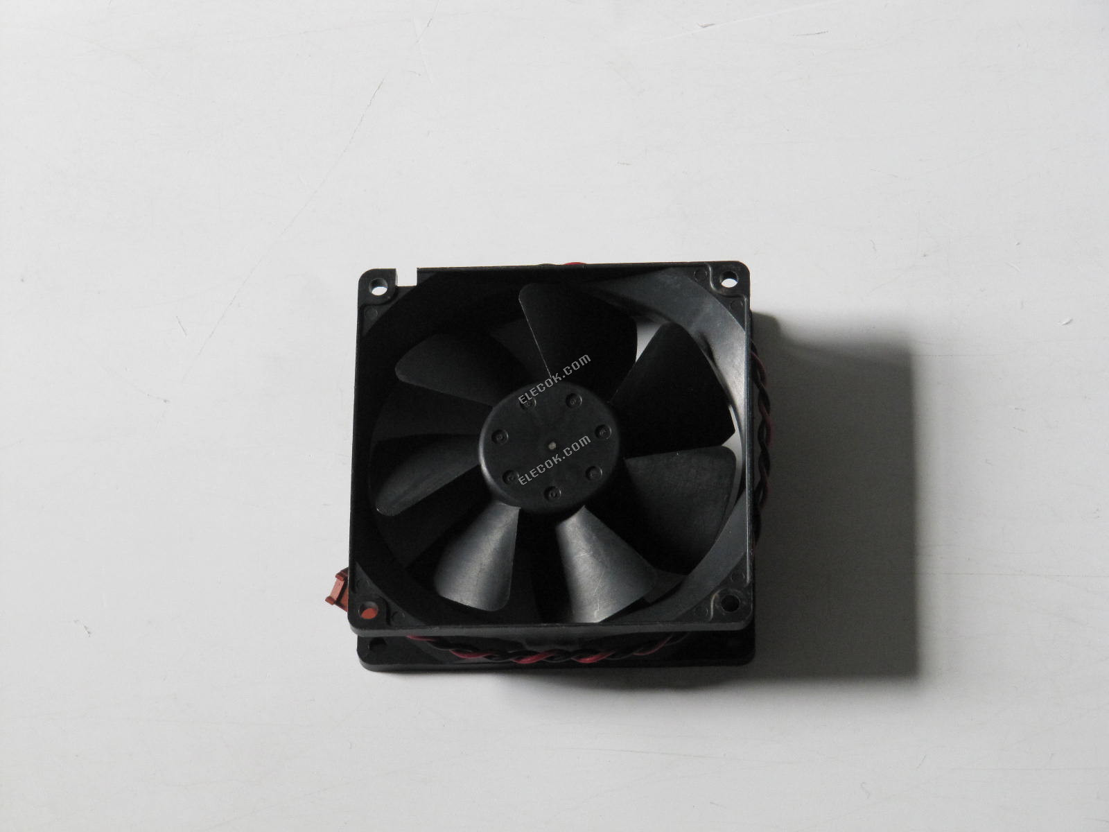 NMB 3610KL-04W-B67 12V 0,56A 2 vezeték Hűtőventilátor 