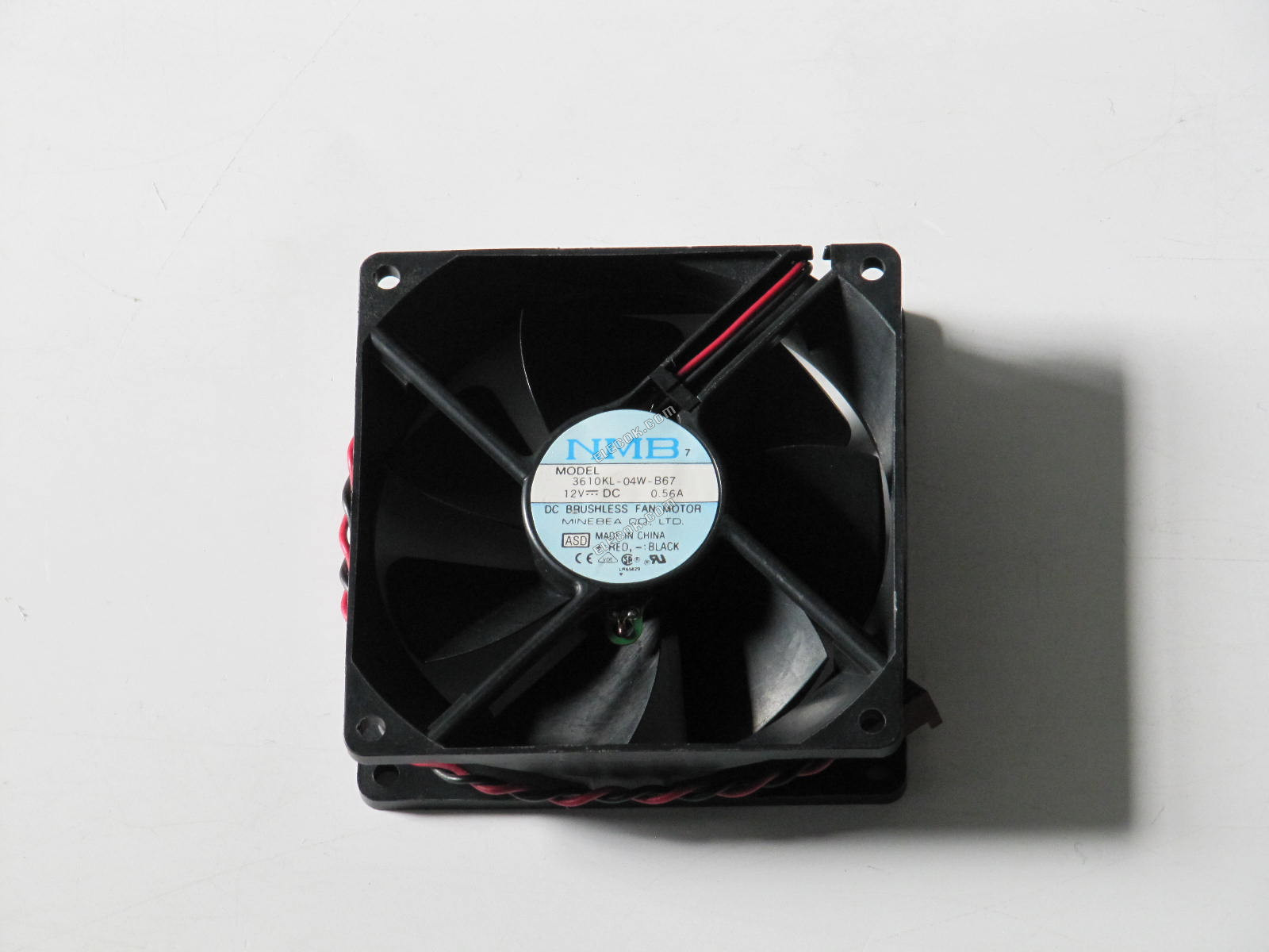 NMB 3610KL-04W-B67 12V 0,56A 2 vezeték Hűtőventilátor 
