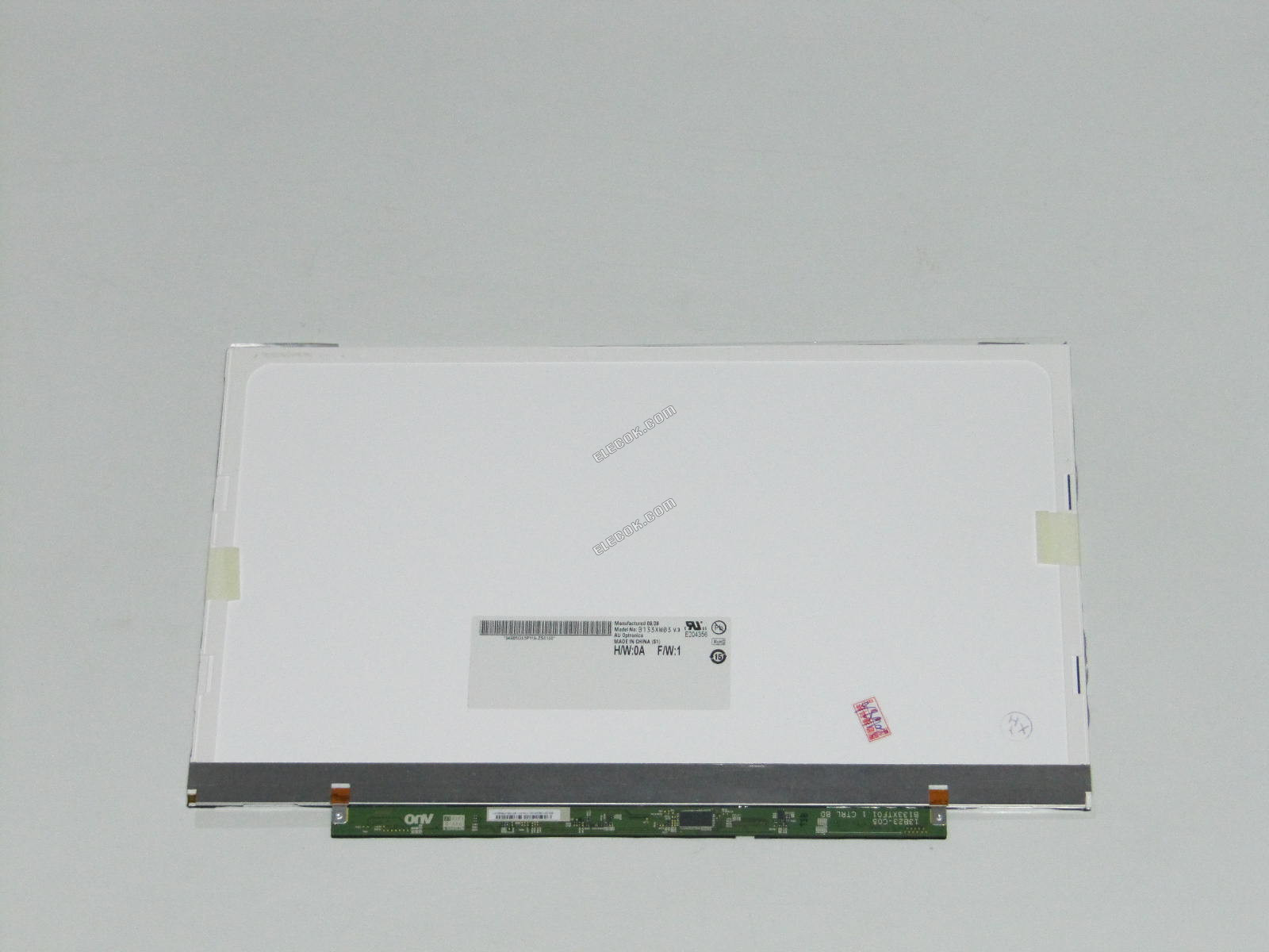B133XW03 V3 AUO 13,3" a-Si TFT-LCD Panel nélkül convex point in the middle / csatolófelület 