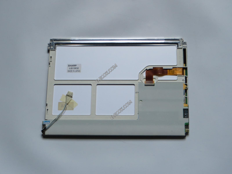 LQ13X32 13,3" a-Si TFT-LCD Panel pro SHARP used 