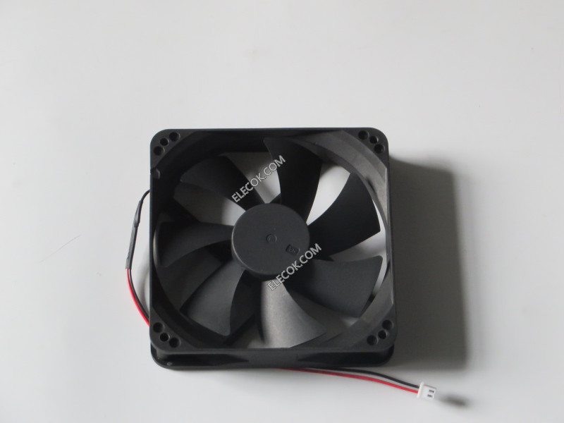 Yate Loon  D12SH-12  DC12V   0.3A  2wires Cooling Fan