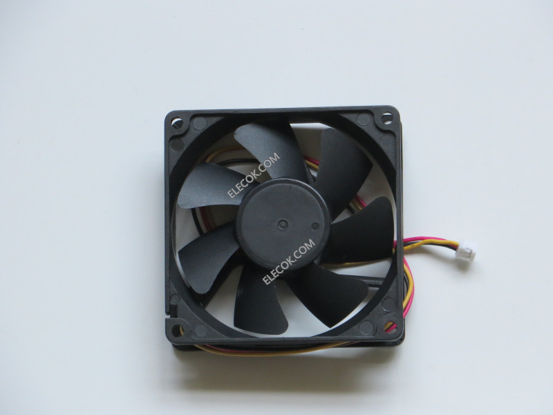 Y.S.TECH FD128020HB 12V 0,15A 3 vezetékek Cooling Fan 