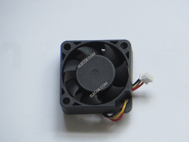 Y.S.TECH FD0530107B-2A 5V 0,5W 3wires Cooling Fan 