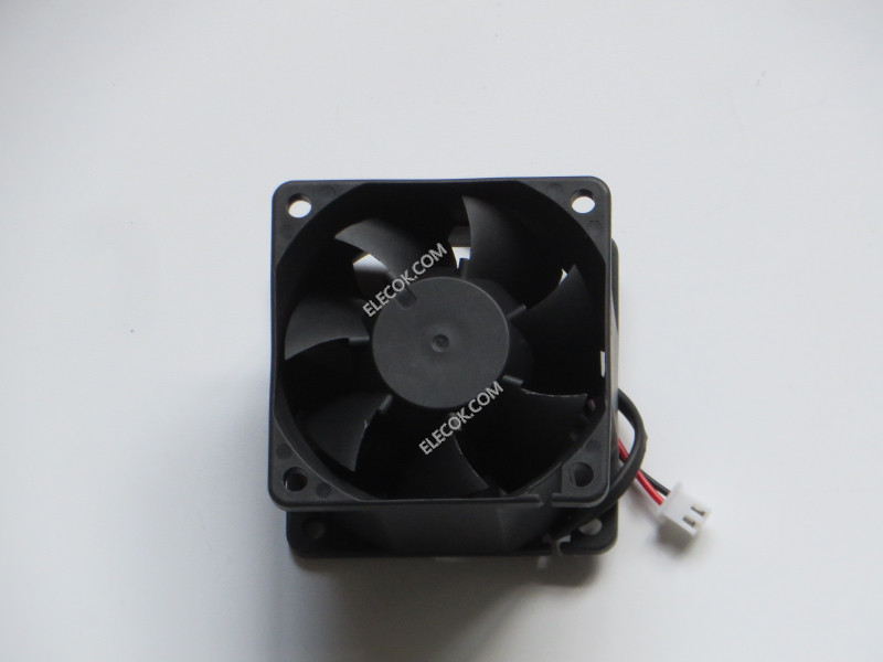 SUNON PE60382B2-Q00U-AA9 24V 10,3W 2wires Cooling Fan 